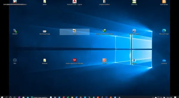 Pulpit Windows 11 z ikonami programów, np. CMS, Internet Download Manager. Dowiedz się, jak dodać ikonę na pulpit Windows 11.