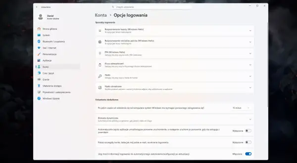Opcje logowania Windows Hello: PIN, klucz, hasło. Ustawienia dodatkowe dotyczące blokady i logowania.