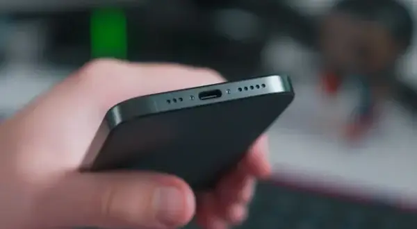 Najlepsza ładowarka do iPhone 15 Pro Max – uniknij słabego ładowania