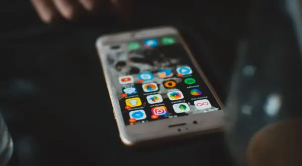 Jak poprawić kondycję baterii iPhone i uniknąć szybkiego rozładowania