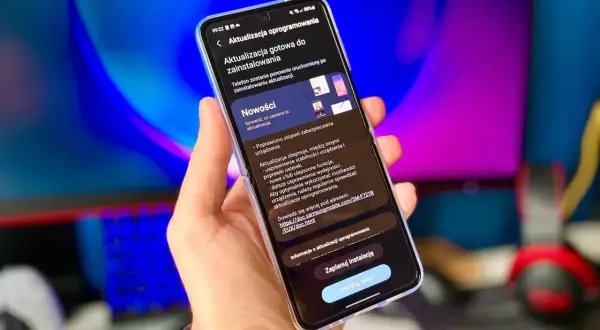 Telefon gotowy do aktualizacji oprogramowania. Nowości obejmują poprawę bezpieczeństwa i stabilności.
