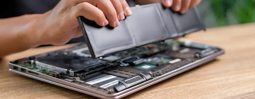 Wymiana baterii w laptopie Samsung – uniknij problemów z akumulatorem