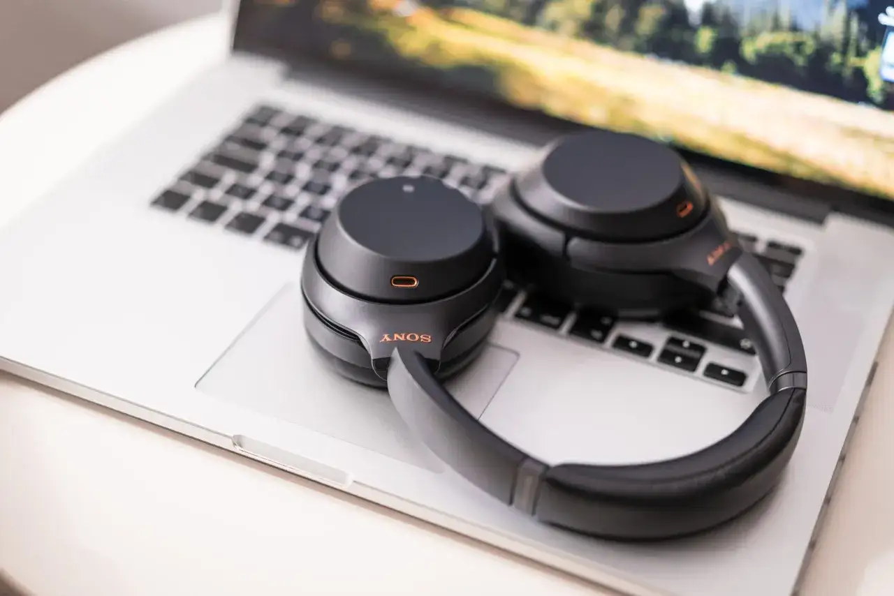 Bluetooth w Windows 10 - Włącz i napraw problemy!
