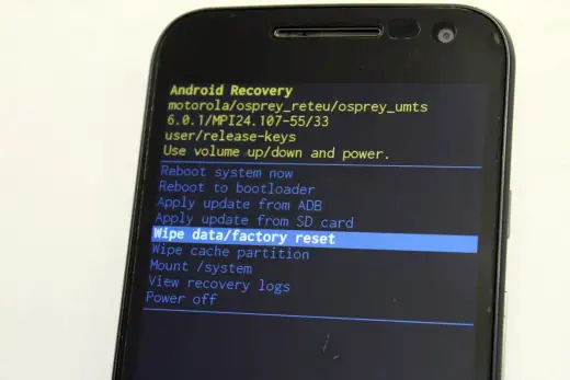 Reset telefonu do ustawień fabrycznych - Jak to zrobić dobrze?