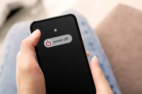 Tryb awaryjny w telefonie - Jak go włączyć i naprawić Androida?