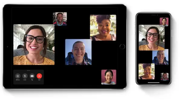 Uśmiechnięci ludzie na ekranach tabletu i telefonu podczas rozmowy **Facetime**. Widać kilka okienek z uczestnikami.